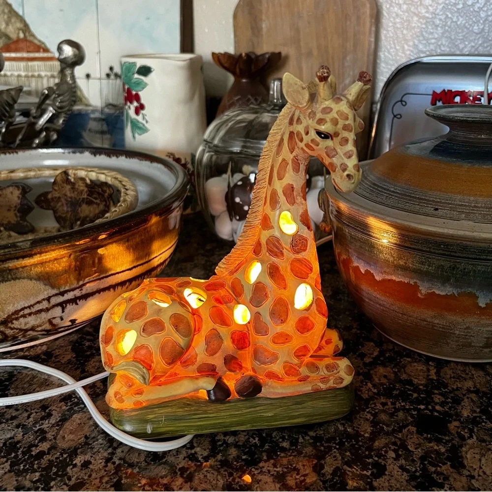 Vintage Ceramic Giraffe Small Table or Desk Lamp Safari Desk Table Night Light